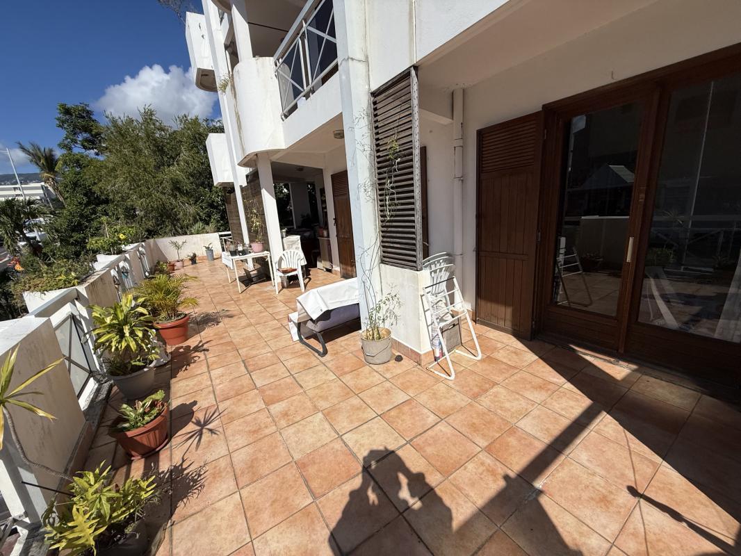 À Saint-Denis, appartement F3 de 61 m2 avec Grande terrasse
