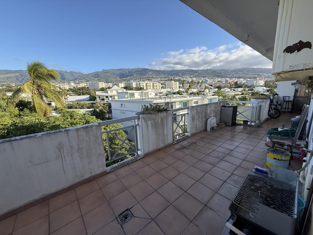 À Saint-Denis, appartement F3 de 86 m2 avec Grande terrasse