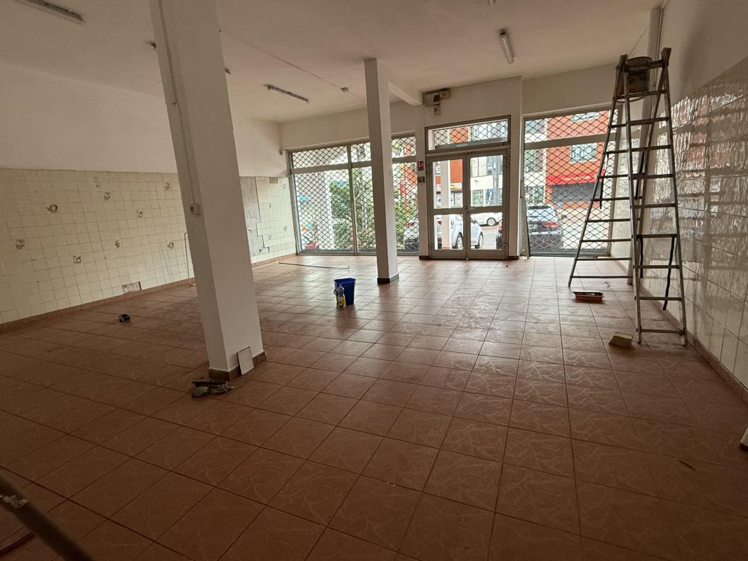 Local de 58 m2 à louer au Moufia