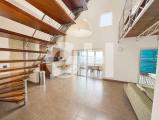 &Agrave; louer &ndash; Duplex meubl&eacute; avec vue mer &agrave; Fort-de-France