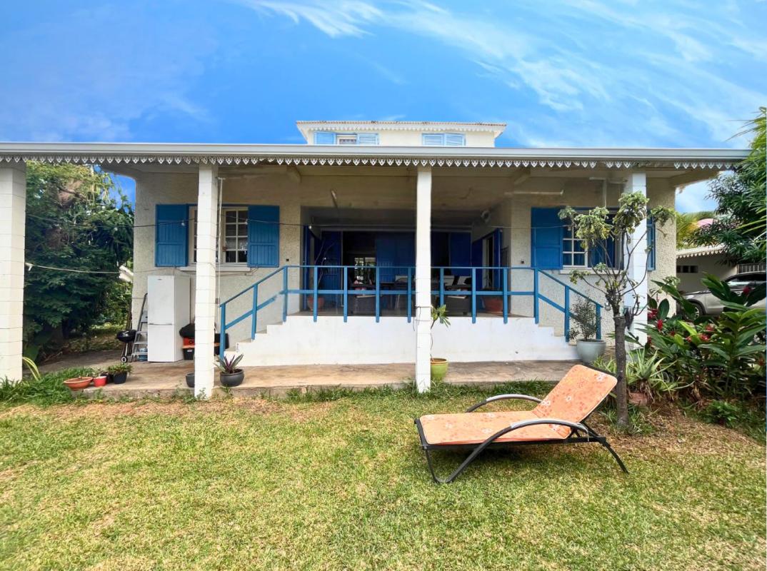 VILLA T5 A VENDRE A L'ETANG SALE LES HAUTS DE LA REUNION