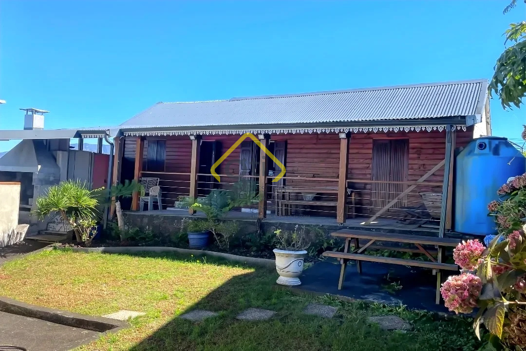 Vends charmante maison avec superbe vue à la Plaine des cafr