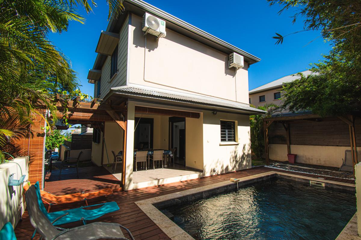 Villa - 75 m2 - 4 pièces - avec Piscine