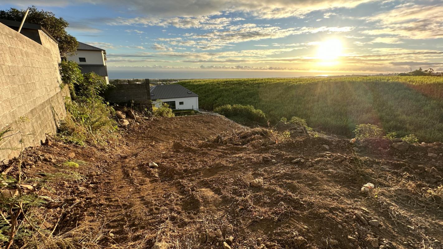 Parcelle Constructible de 336 m2 avec Vue Mer & Montagne   L