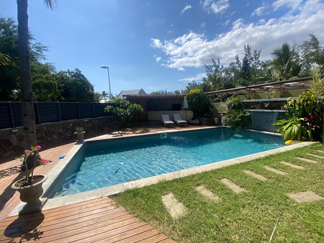 Villa de Prestige à l'Ermitage les Bains : Luxe, Confort et Rentabilité à 5 Minutes de la Plage