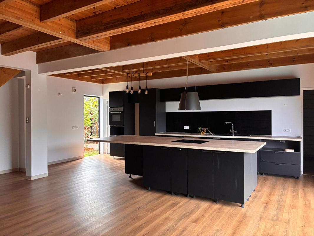 villa T5 avec piscine quartier Stella à Saint-Leu